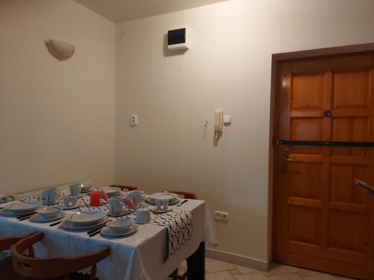 Lara Apartman Debrecen Luaran gambar