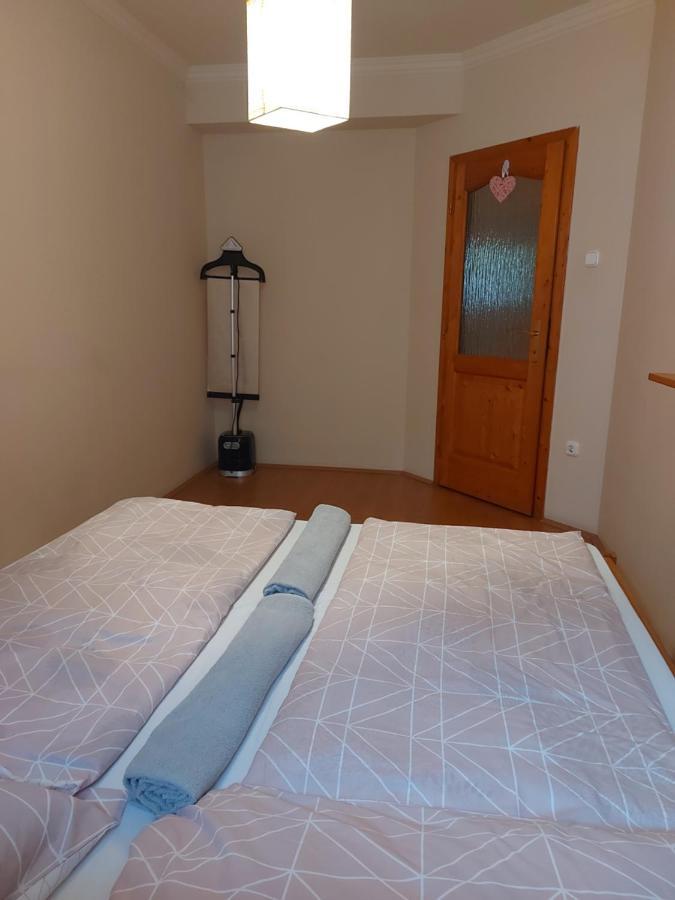 Lara Apartman Debrecen Luaran gambar