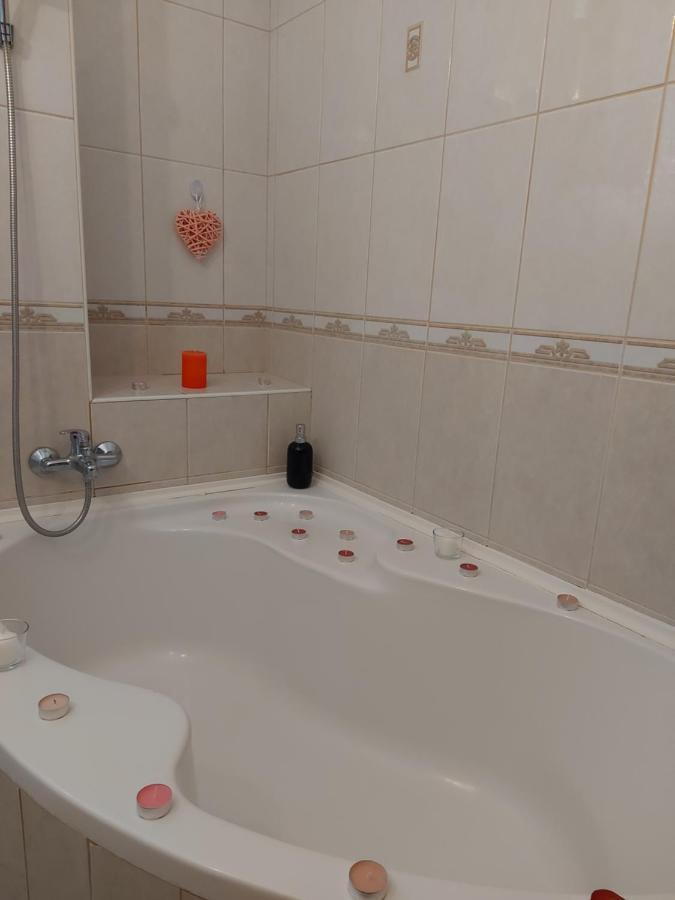Lara Apartman Debrecen Luaran gambar